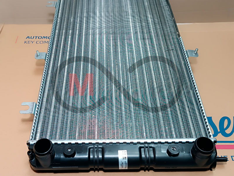 R A様 Радіатор охолодження ВАЗ 2170 ПРІОРА, Nissens