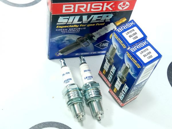 Газовые свечи зажигания BRISK silver LR15YS [1332] Под ключ 21 мм. Зазор 0,7 мм.