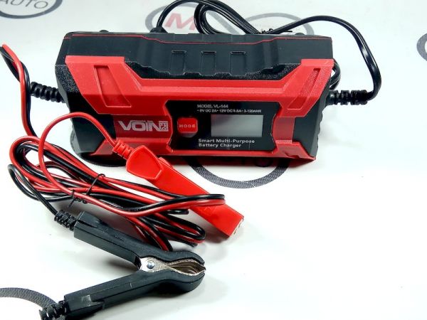 VOIN VL-144 Зарядное устройство. Работает в импульсном режиме и имеет 7 этапов зарядки